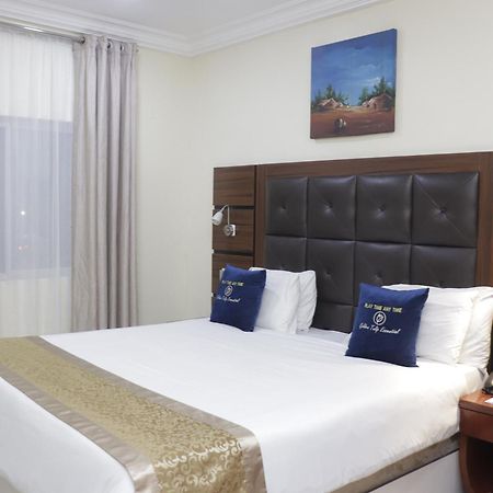 Golden Tulip Hotel- Evergreen ポートハーコート エクステリア 写真